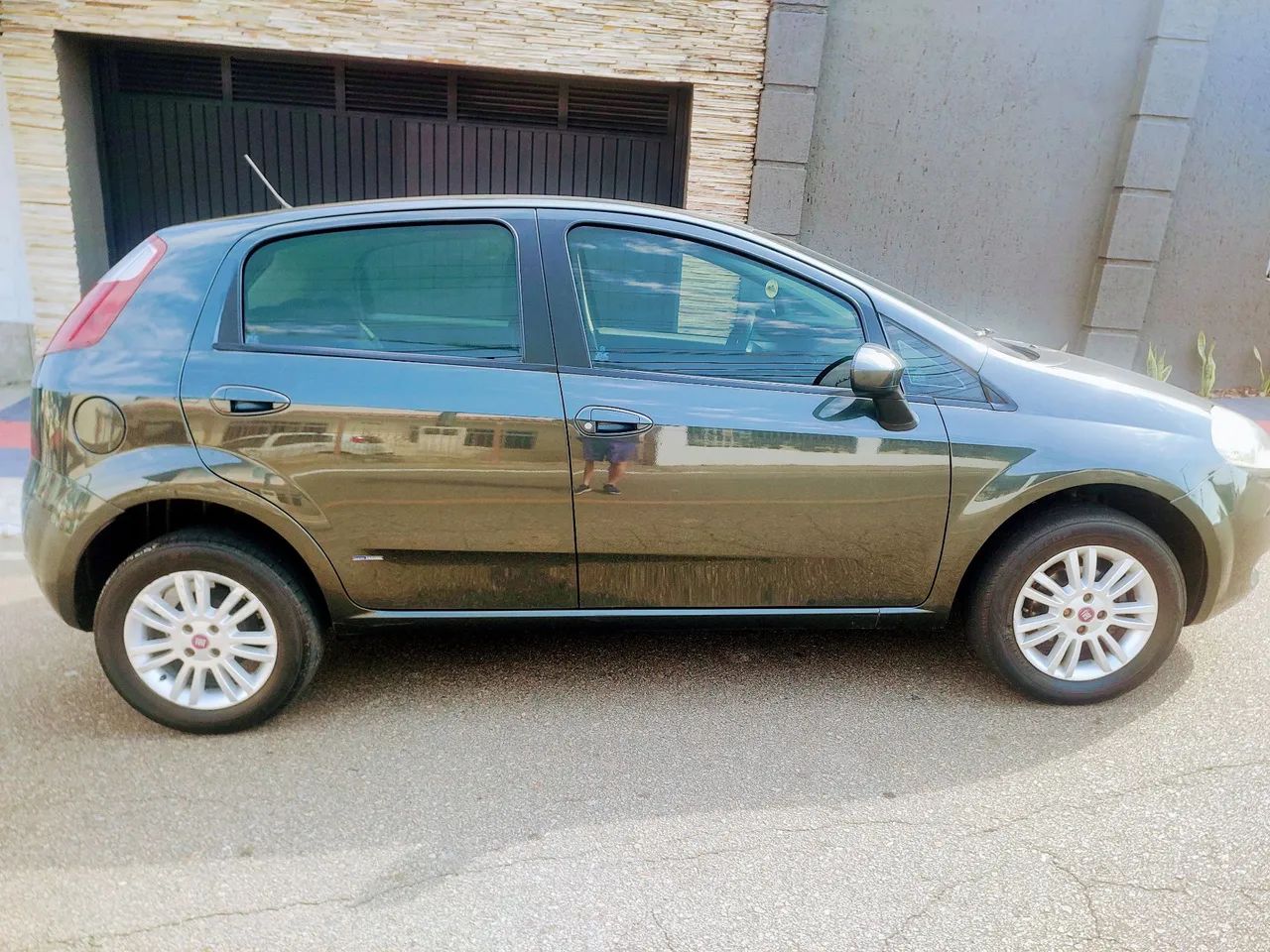 Fiat Punto Attractive 1.4 Fire Flex 8V 5P 2011