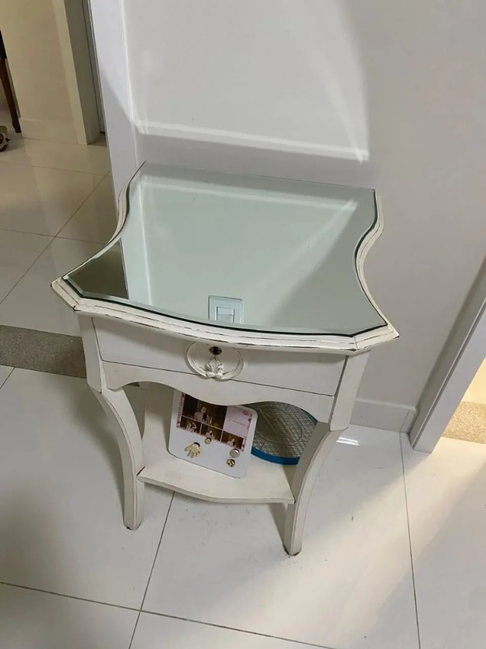 Mesinha de cabeceira 