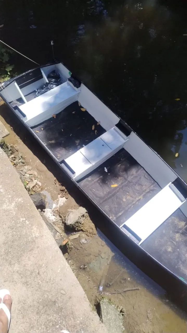 Vendo barco com motor 