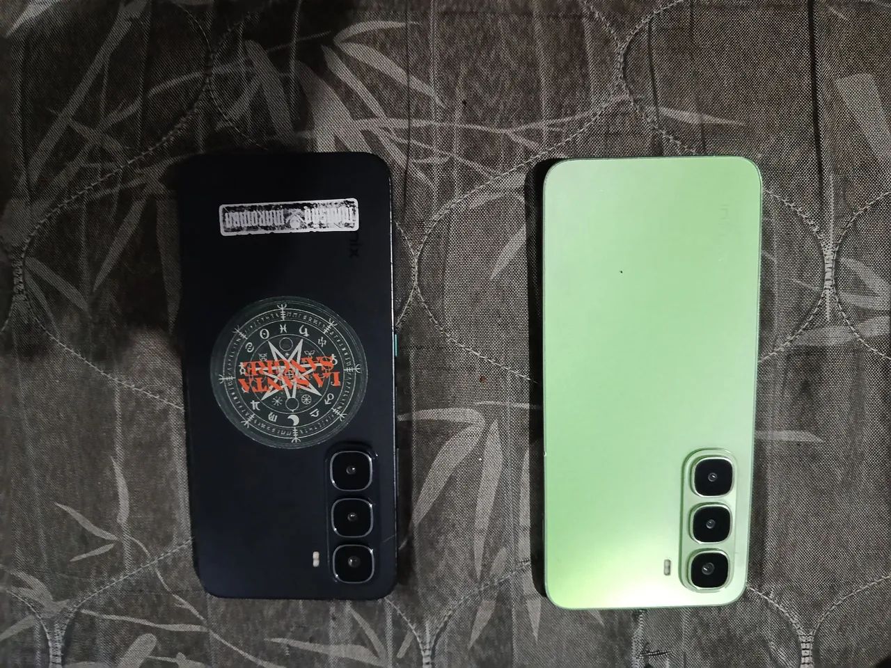 VENDO 2 celulares  - Foto 2