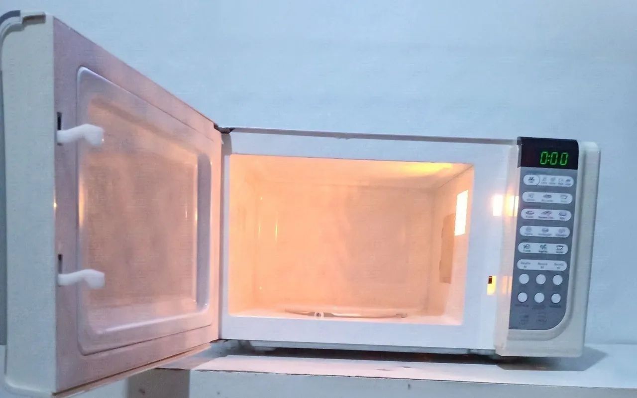 Microondas Electrolux 23L / 220v (Entrega). - Foto 2