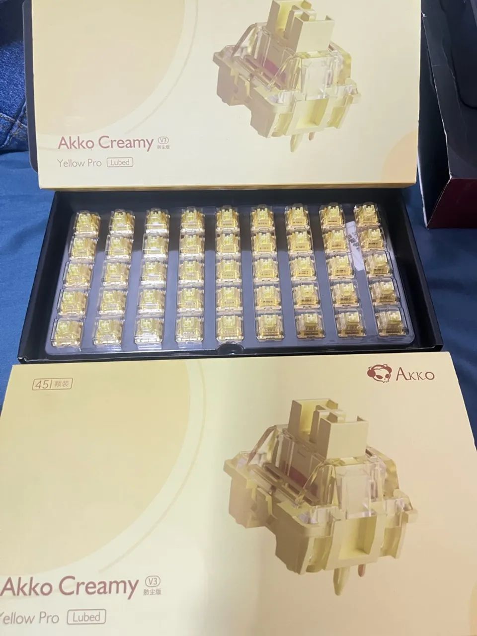 Switch akko yellow
