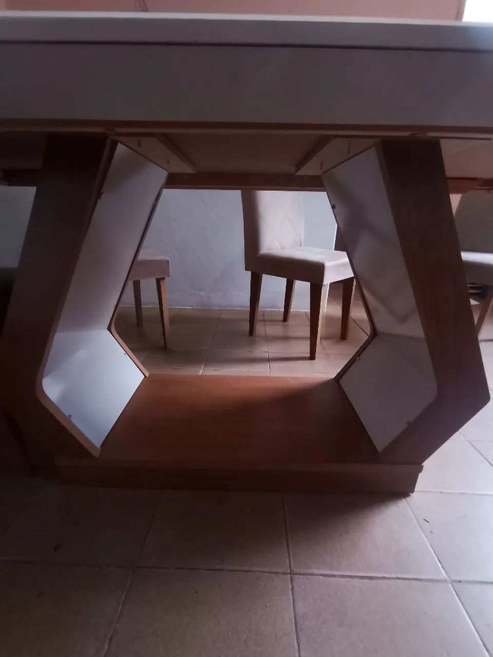 Mesa grande de vidro com 6 cadeiras  - Foto 4