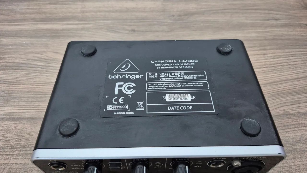 Interface de Áudio Behringer UMC22 - Foto 4