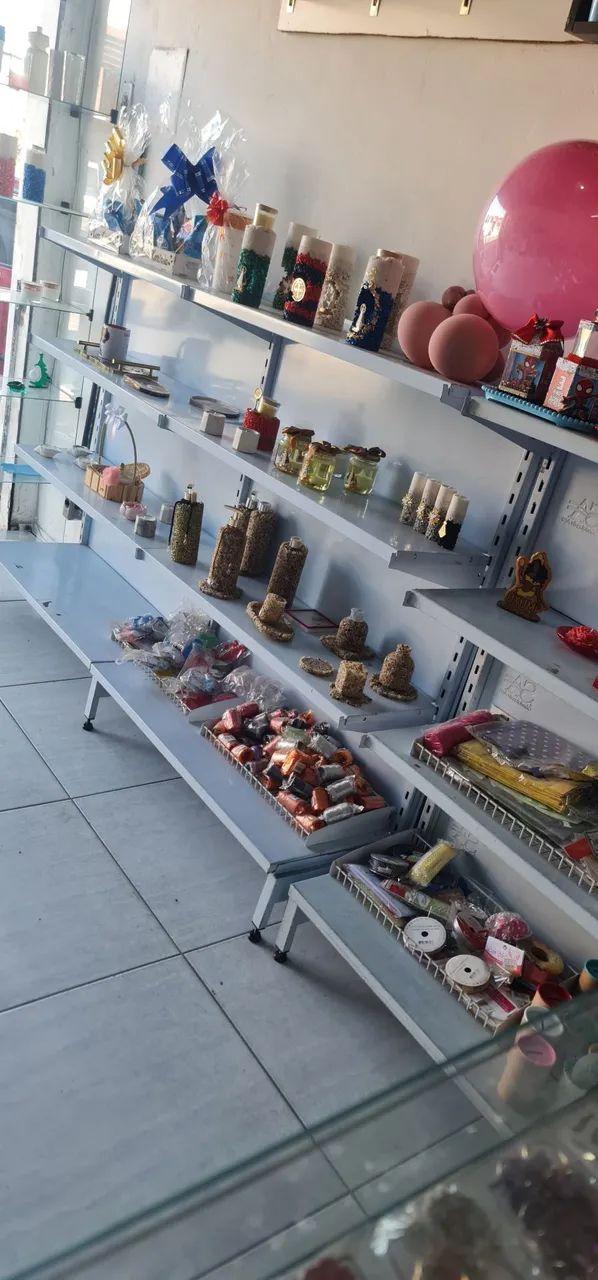 Vitrine expositor,  balcão de vidro com rodas e prateleiras  - Foto 3