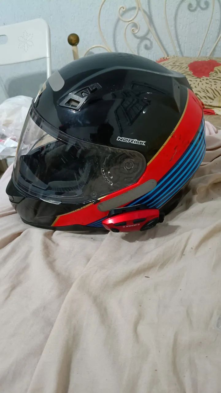 Vendo 4 capacetes, 2 com intercomunicador instalado (não vendo intercomunicador separado) - Foto 3