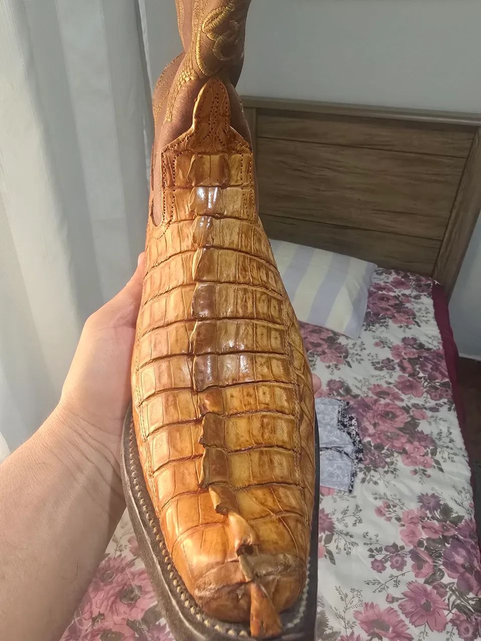 Bota couro  de jacaré 