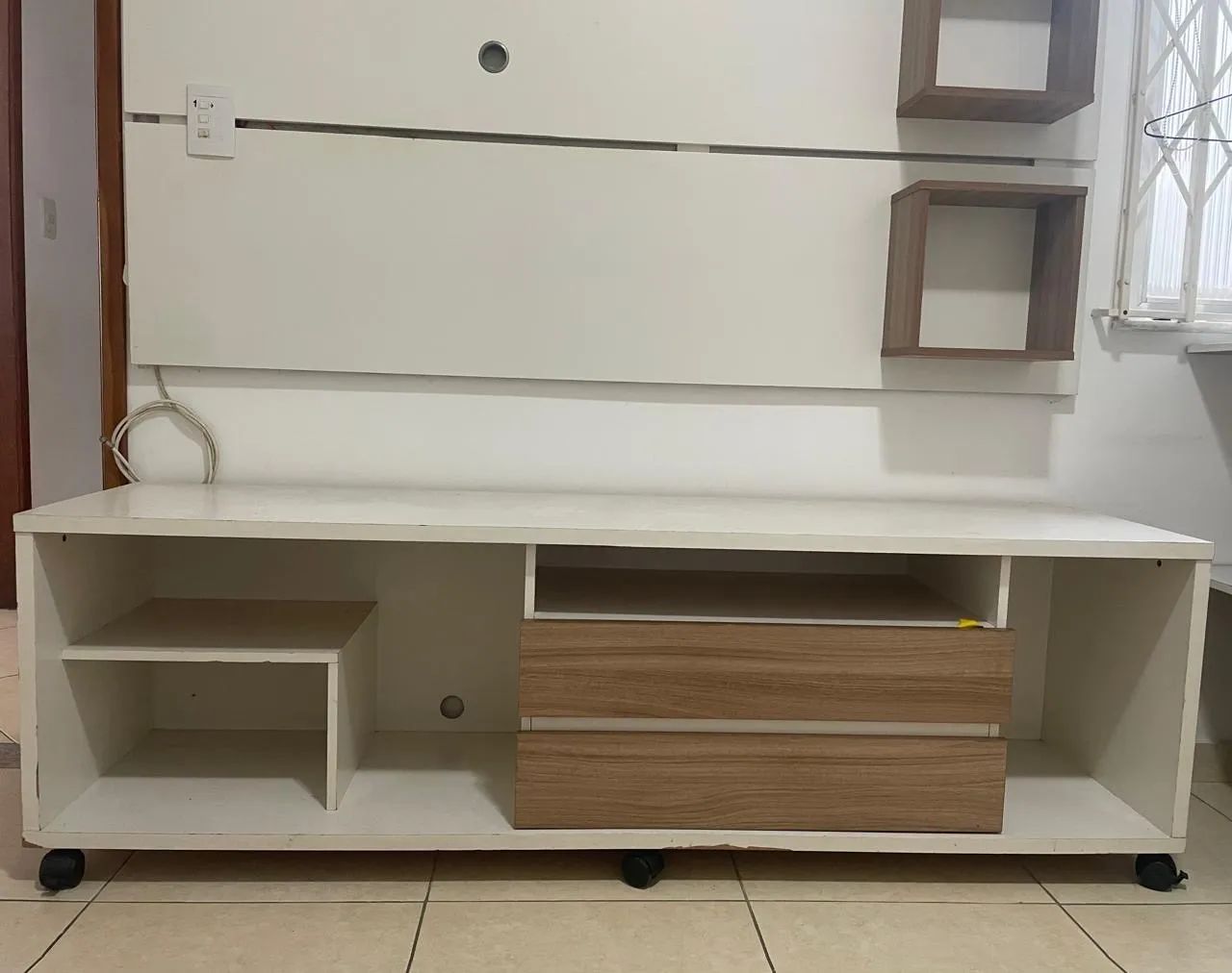 Painel para TV + rack com gavetas e rodinhas - Foto 3
