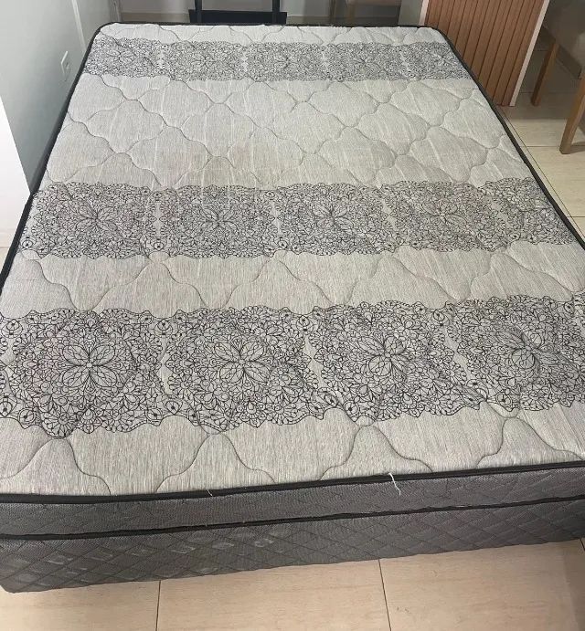 Cama Box Queen