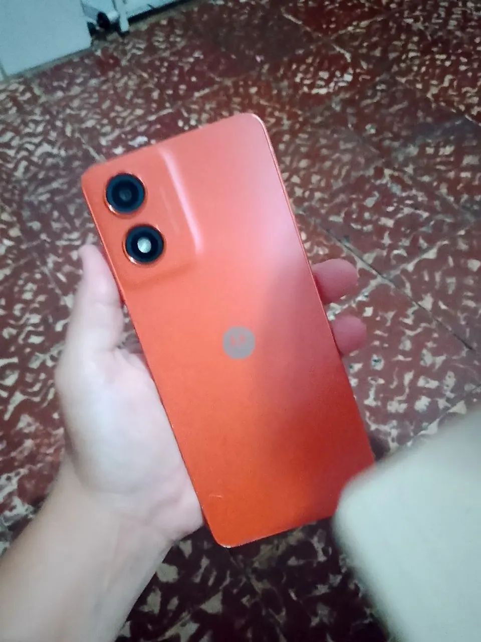 Celular motoe04 