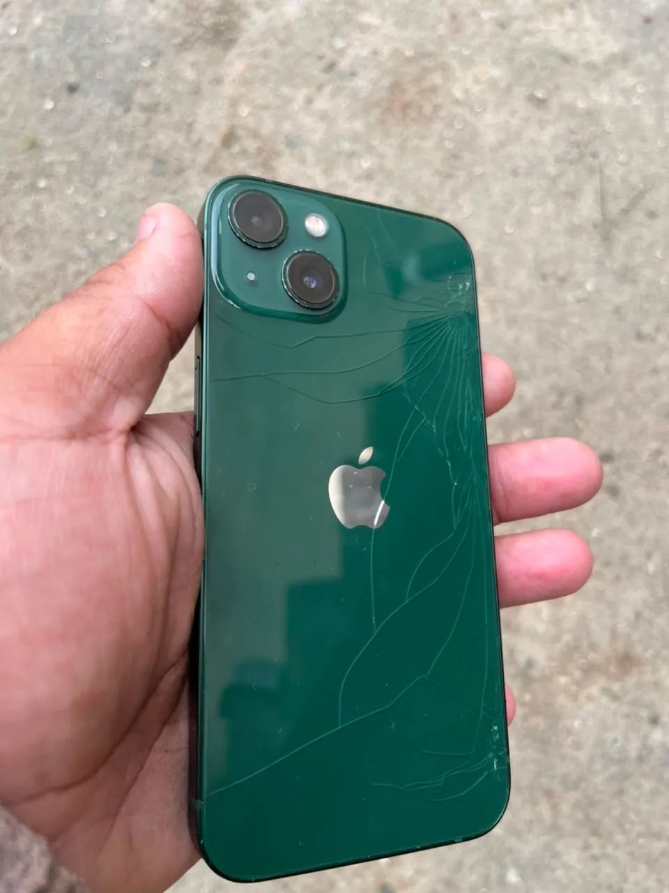 iPhone 13 verde - Foto 4