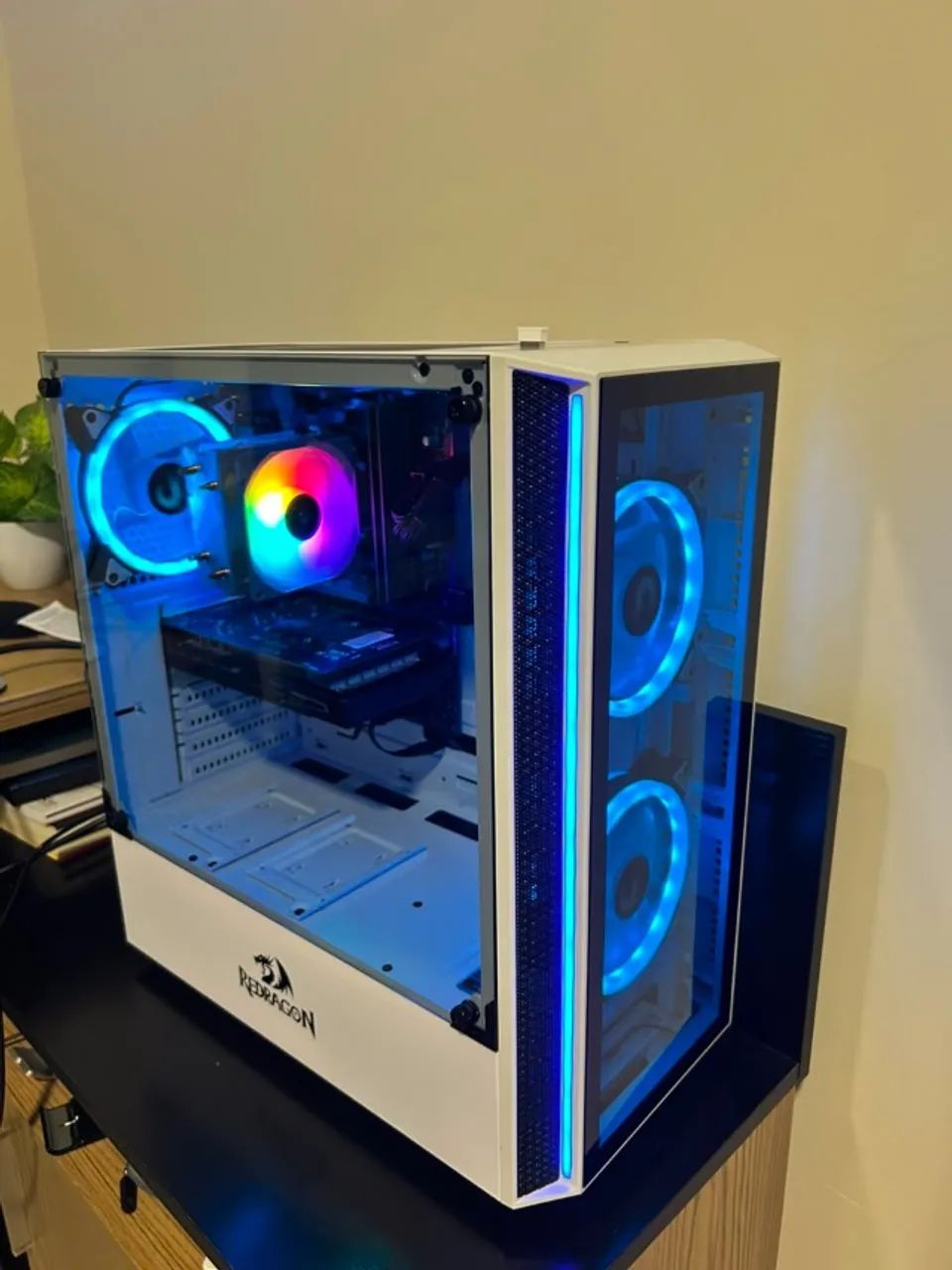 Gabinete Redragon Grapple com 3 Fans e controladora