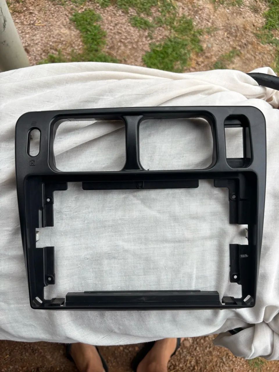 Moldura 9polegadas Pajero tr4