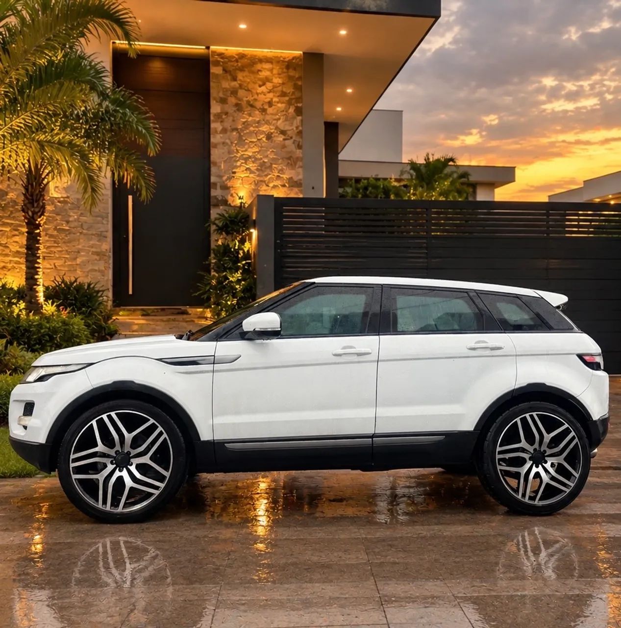 Land Rover Range Rover Evoque Pure 2.0 Aut. 5P 2012