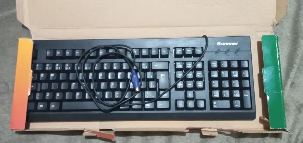 Teclado ps2 na caixa - Foto 2