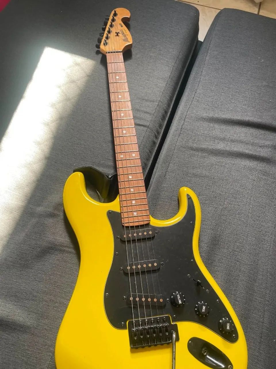 Guitarra Memphis by Tagima