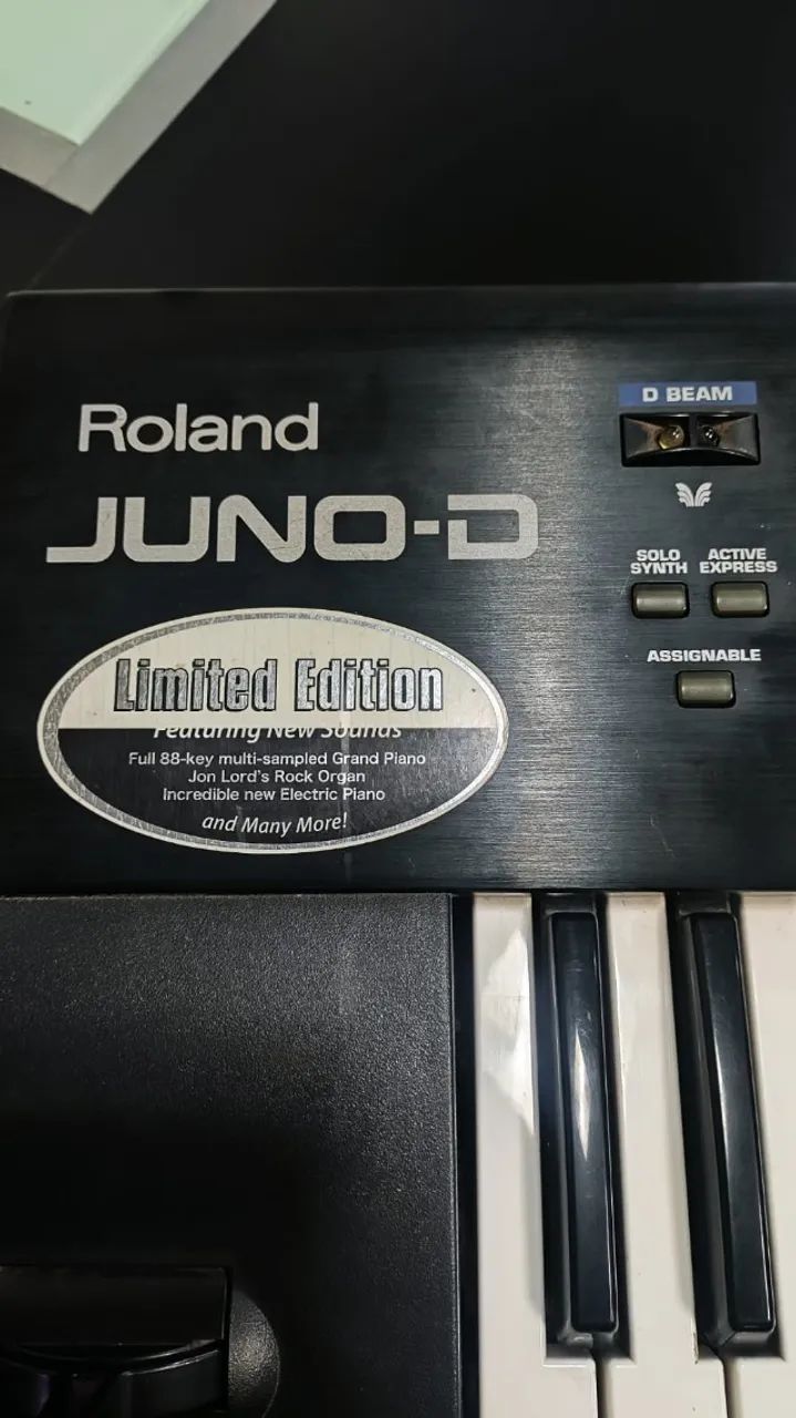 ROLAND JUNO D LIMITED EDITION