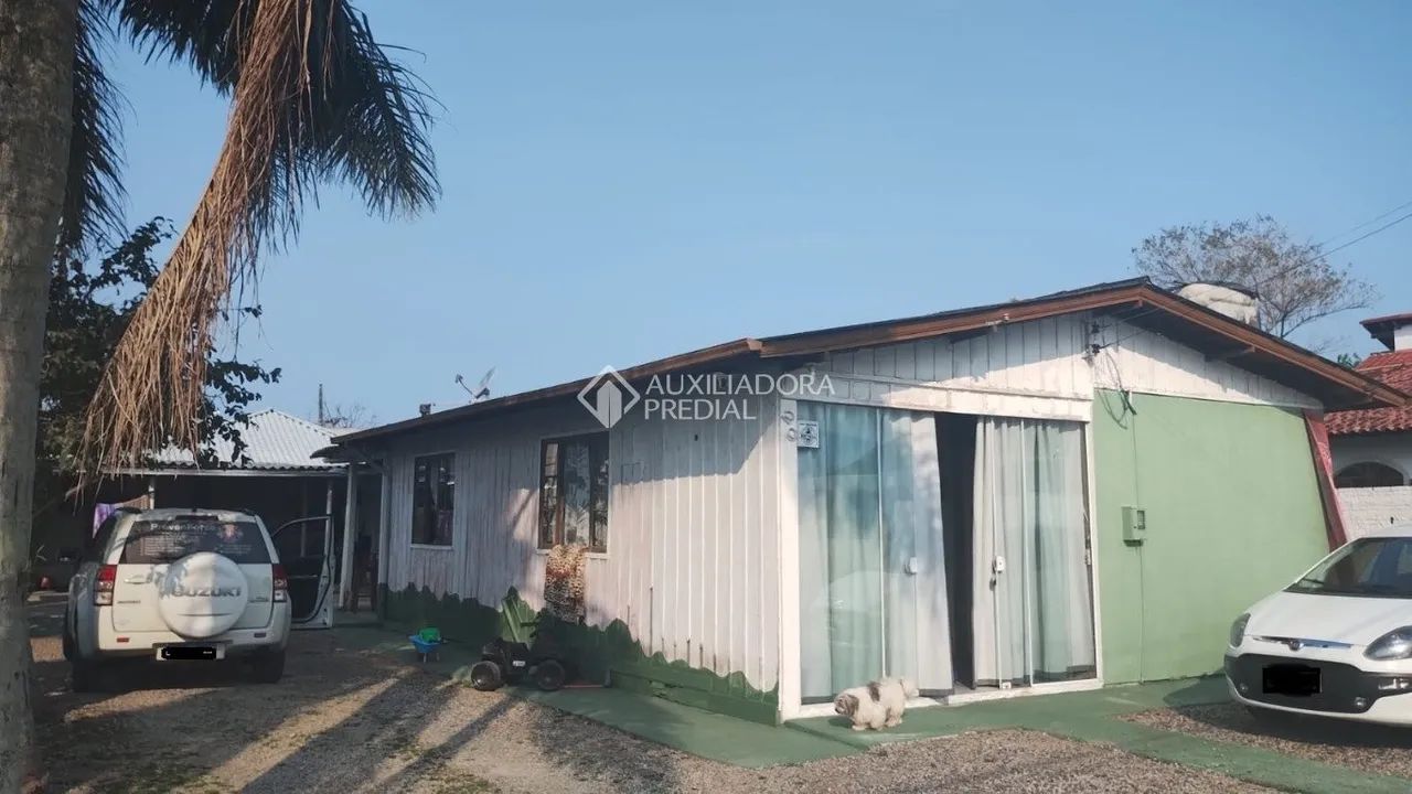 Casa à venda, com terreno de 422m², no Campeche, FLORIANÓPOLIS - SC