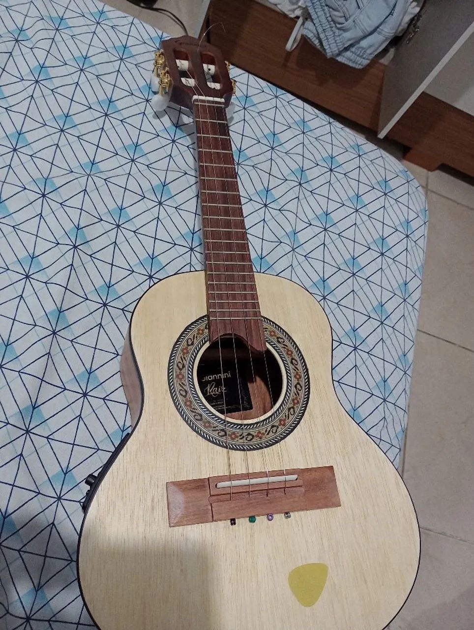 Cavaquinho Giannini Raiz eletrônico