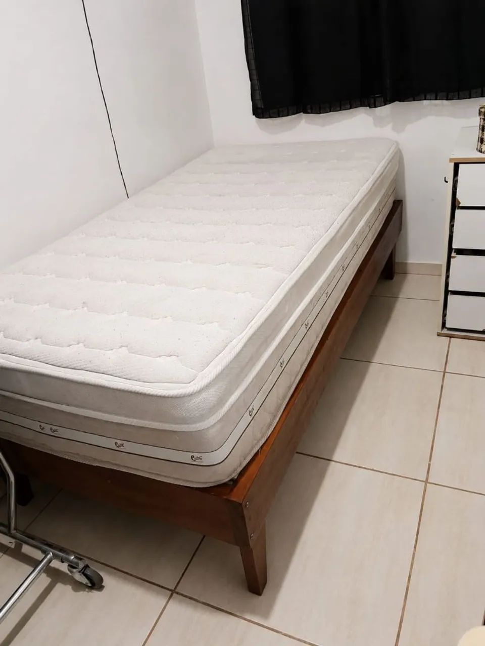 Base de cama de madeira maciça - Foto 2