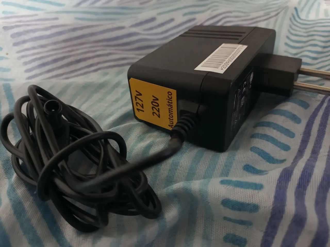 Fonte para Monitor - TV LG, bivolt, O/P 19V - 2.1A