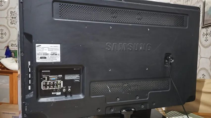 TV 40" LCD Samsung Full HD com Conversor Digital - Foto 5