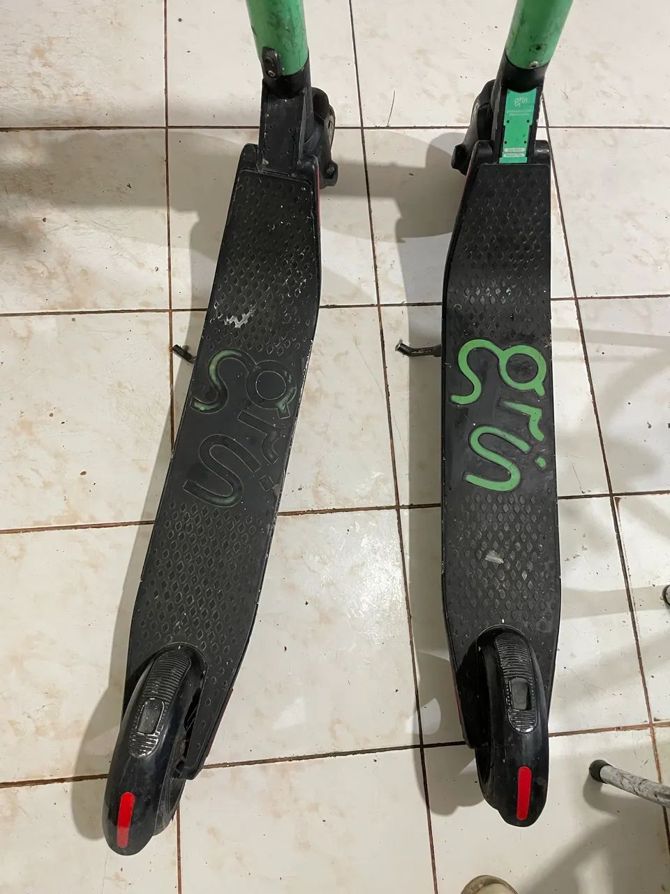 2 Patinetes Segway Ninebot ES2 + 2 Carregadores Originais (Grin/Segway) - Foto 2