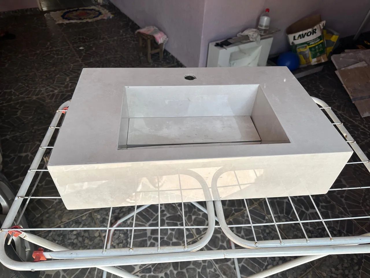Vendo pia em porcelanato 60 por 40 nova , 250 reais  - Foto 2