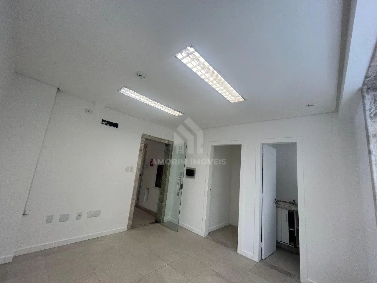 SALA COMERCIAL NO CENTRO DE ITAJAÍ - Foto 4
