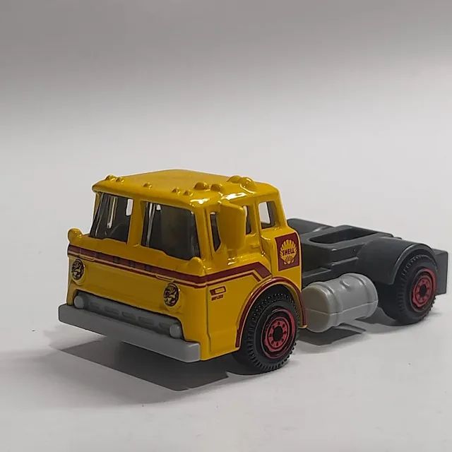 Miniatura caminhão Shell cabine Matchbox escala 1:87