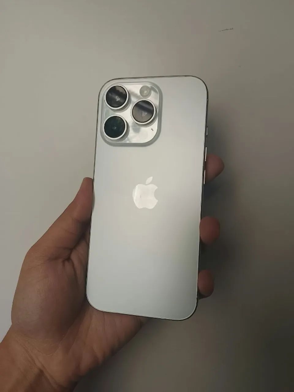 Venda urgente Iphone 16 pro branco 128gb - Foto 2