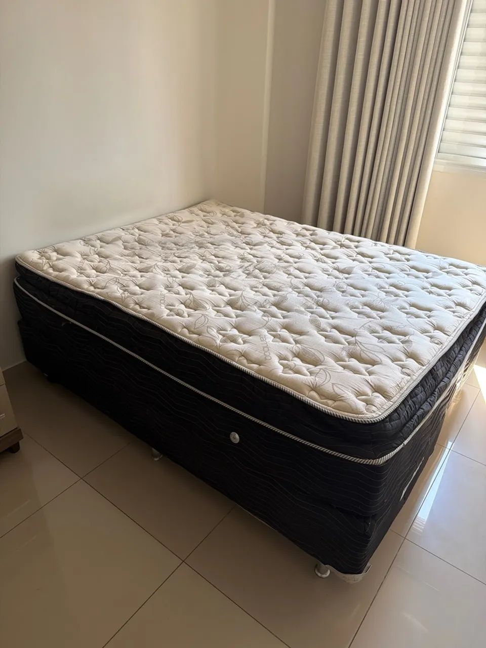 Vendo cama de casal 