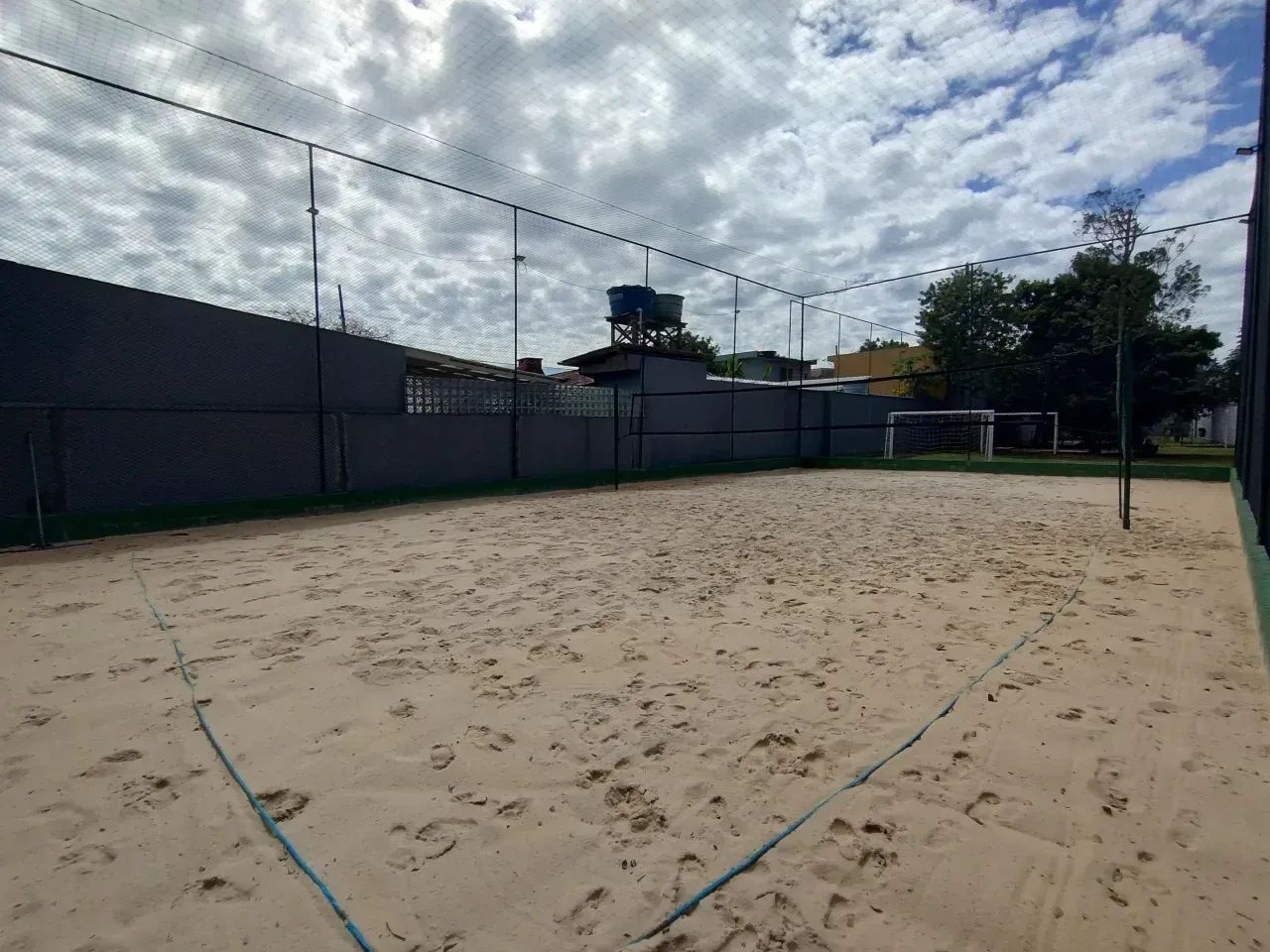 Casa em Condomínio Fechado com 3 Quartos, Suíte e Amplo Quintal - Foto 4