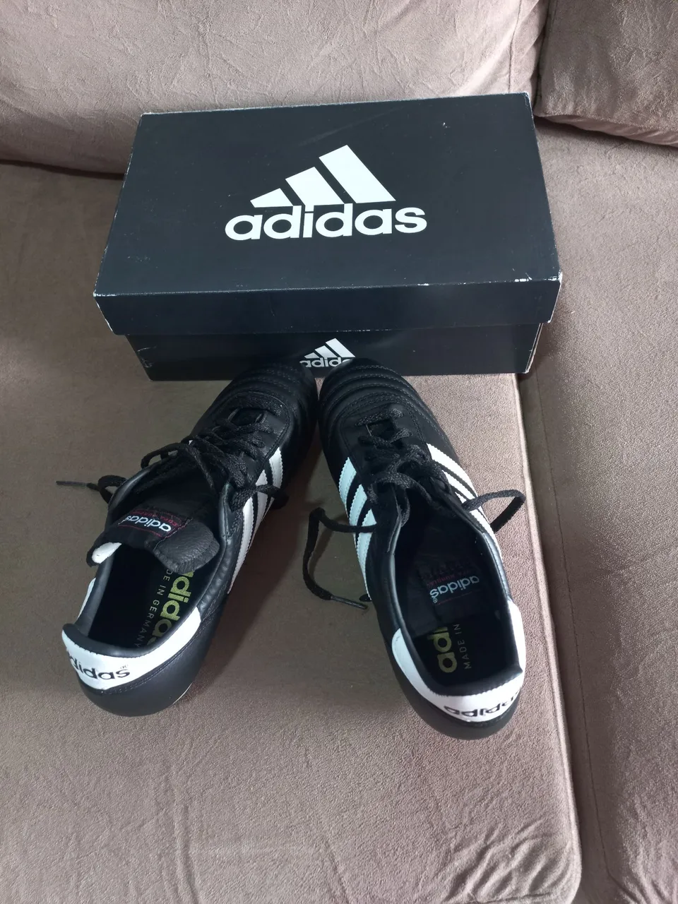 Tênis Adidas Mundial Team Preto - Conforto e Estilo - Calçados