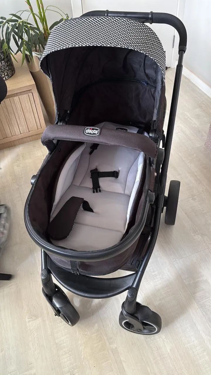 Carrinho chicco urban mais bebê conforto 