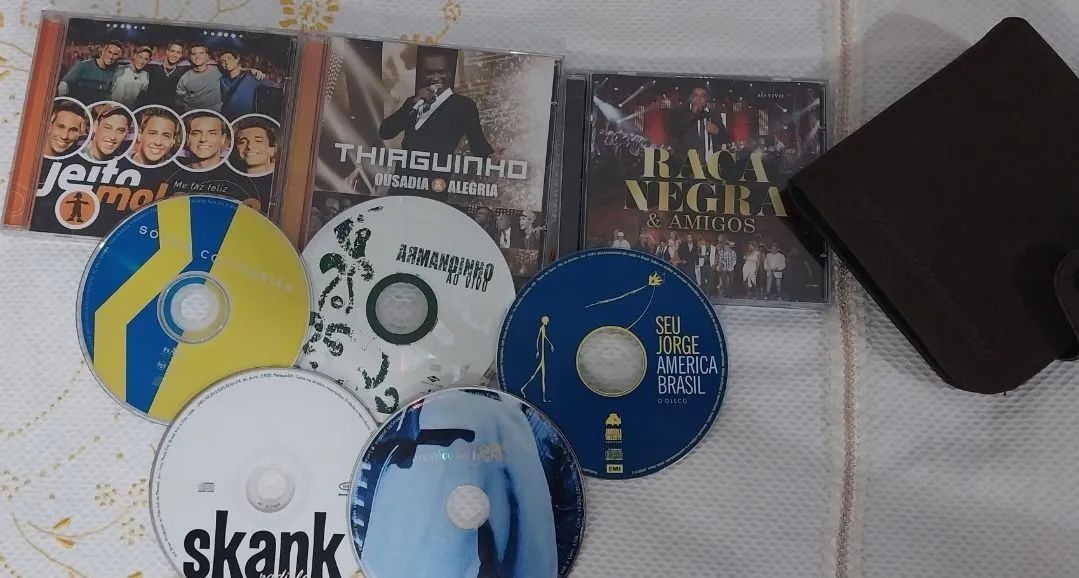 LOTE COM 12 CDs Diversos: Pagode, Rock, Pop Brinde Case para CDs - Foto 2