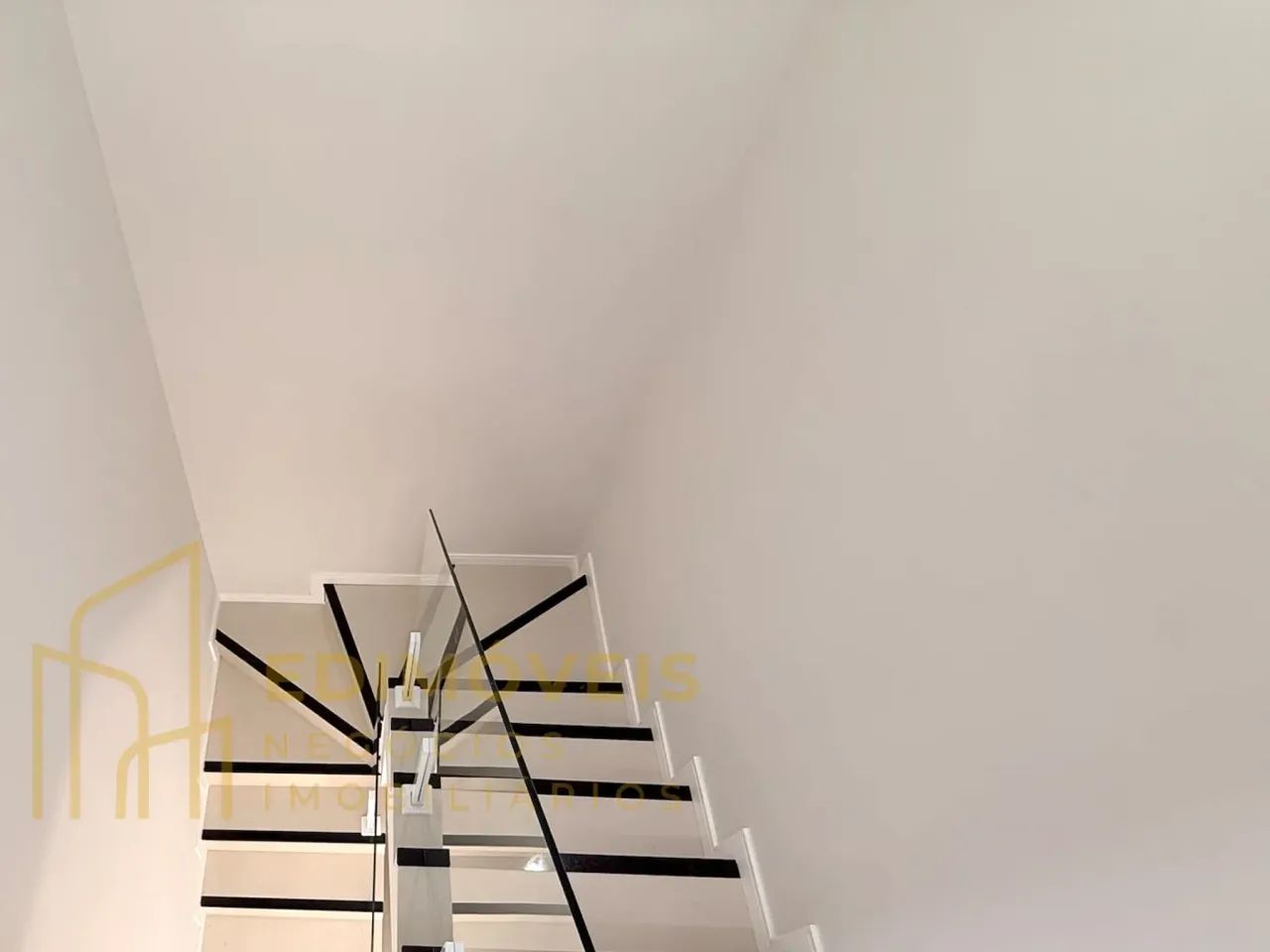 Casa Moderna em São Francisco: 3 Quartos e Suíte com Varanda! - Foto 4