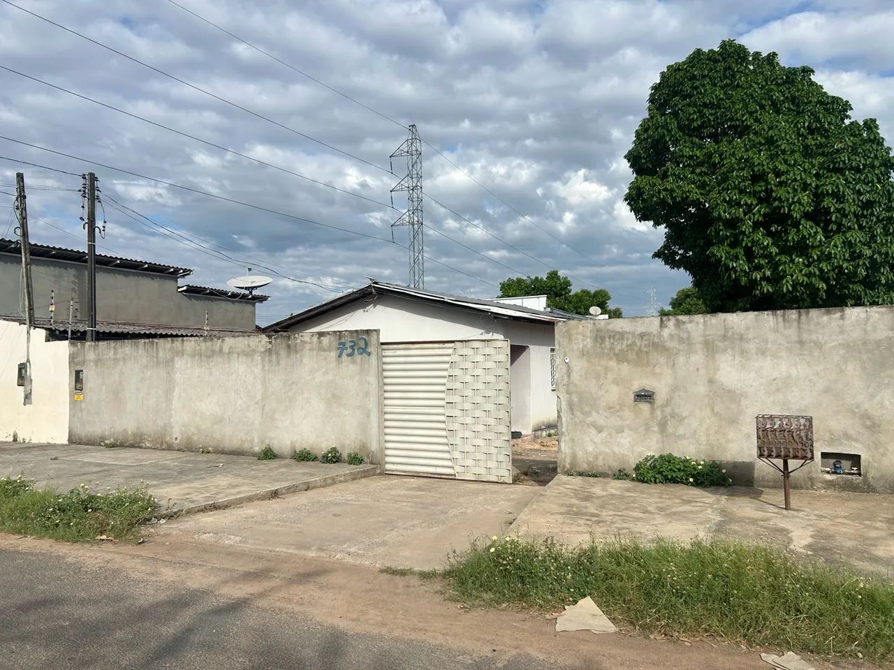Vendo casa no Caranã leia ?