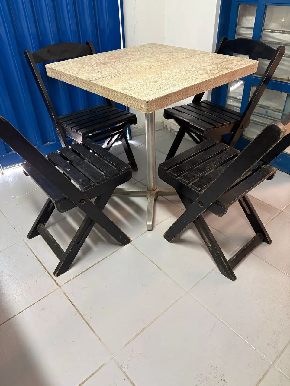 Mesa com cadeira - Foto 2