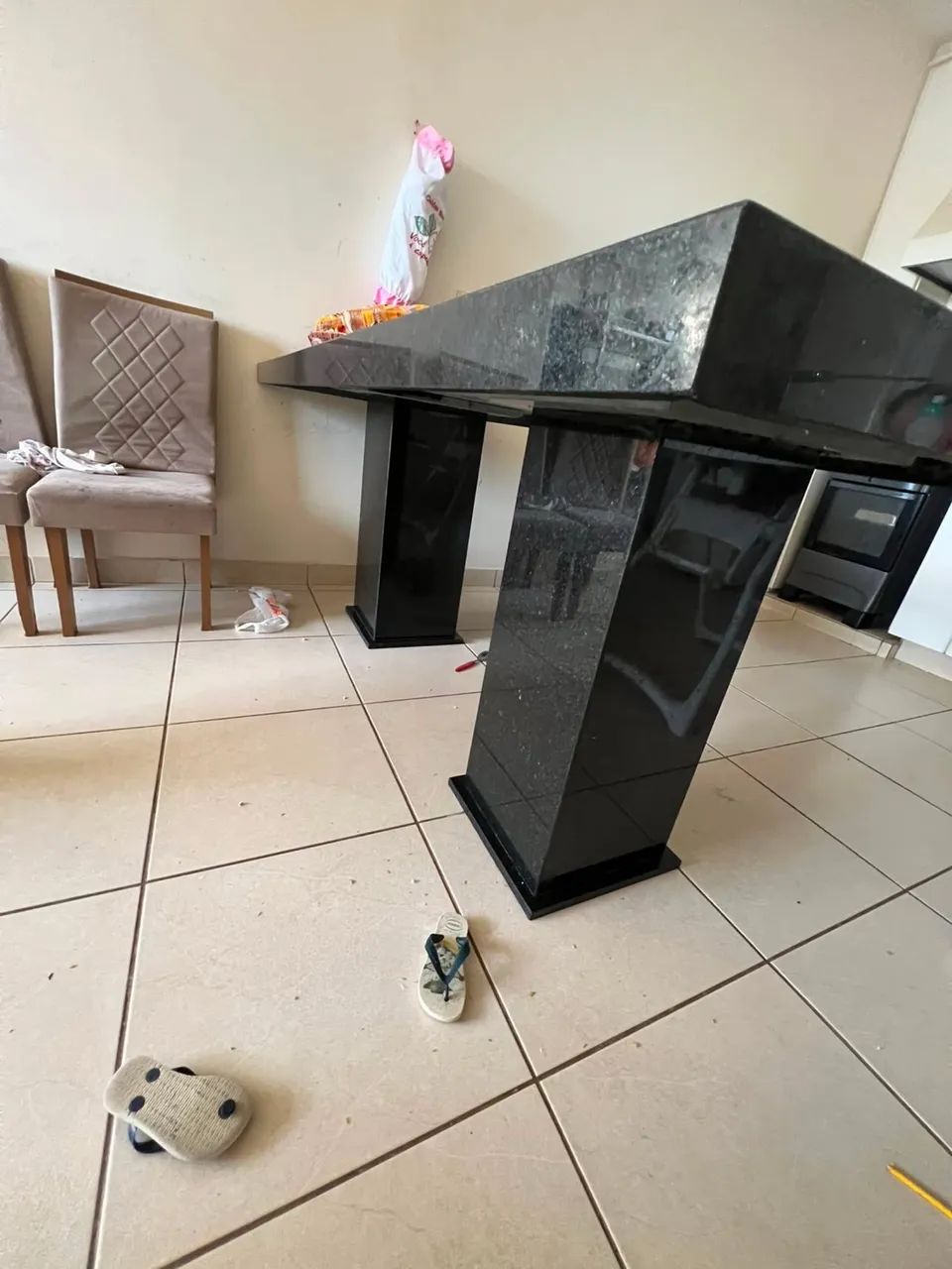 Mesa de mármore nova