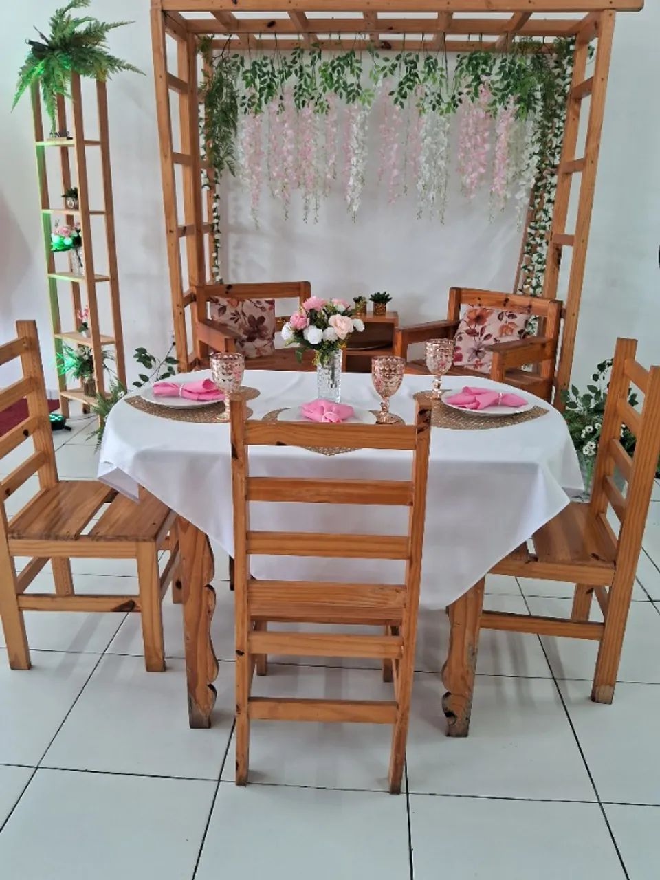 Mesa de 4 cadeiras em pinos - Foto 2