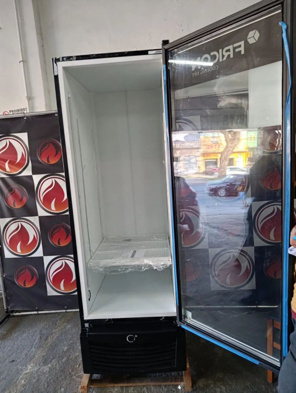 Freezer vertical expositor tripla ação 220 volts 569 litros marca