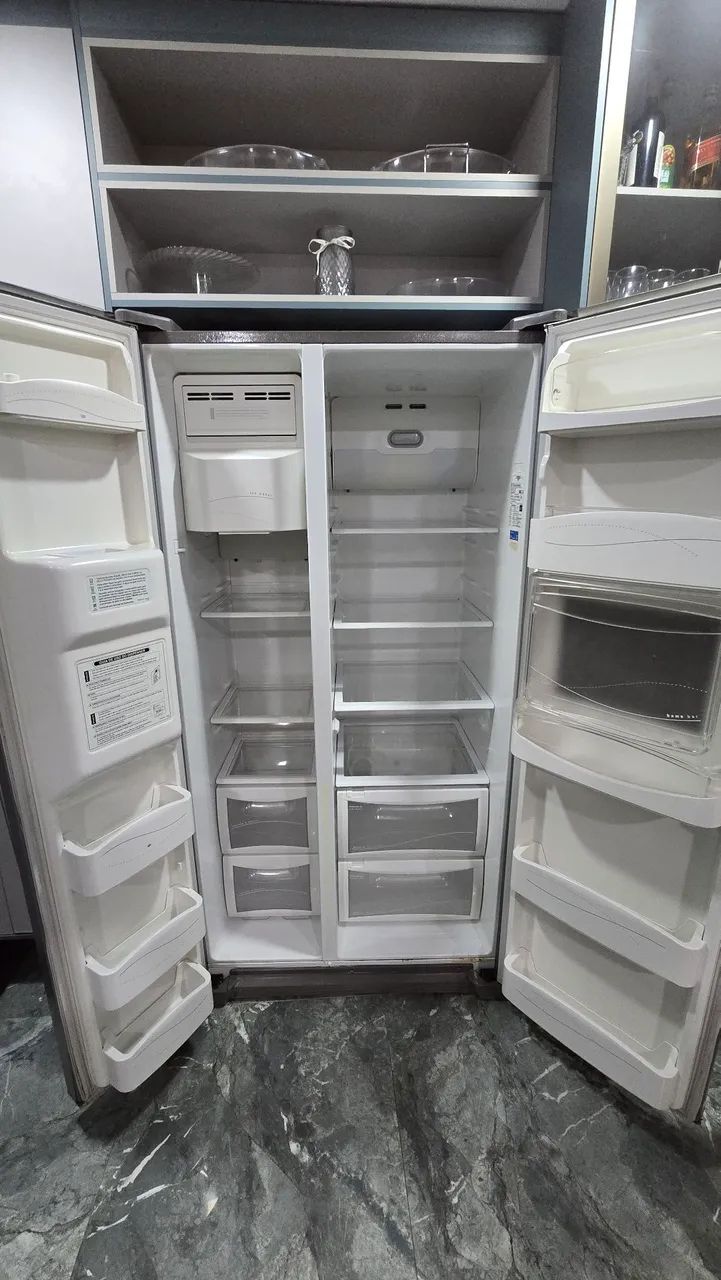 Geladeira Electrolux Side by Side