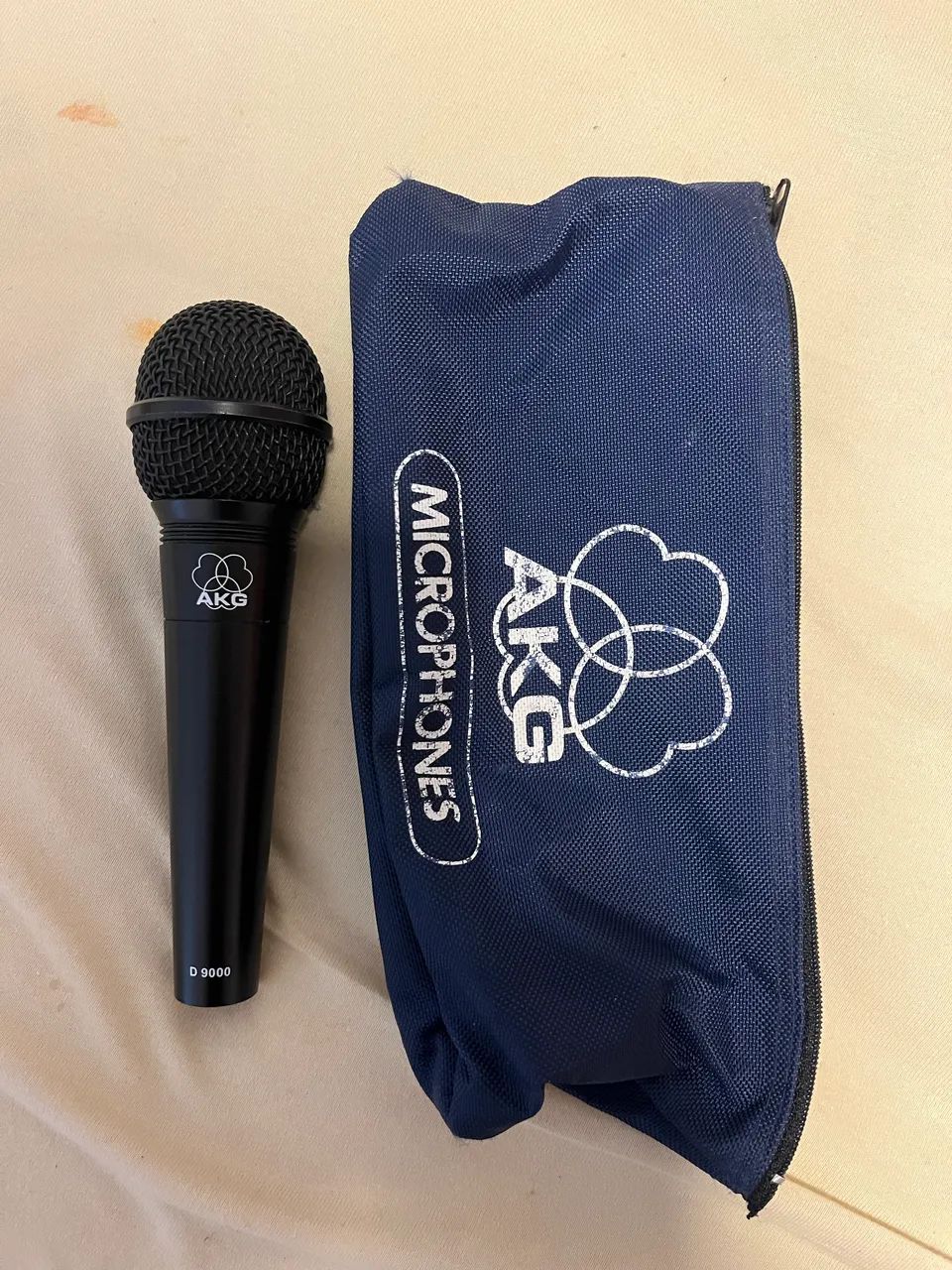 Microfone AKG d9000