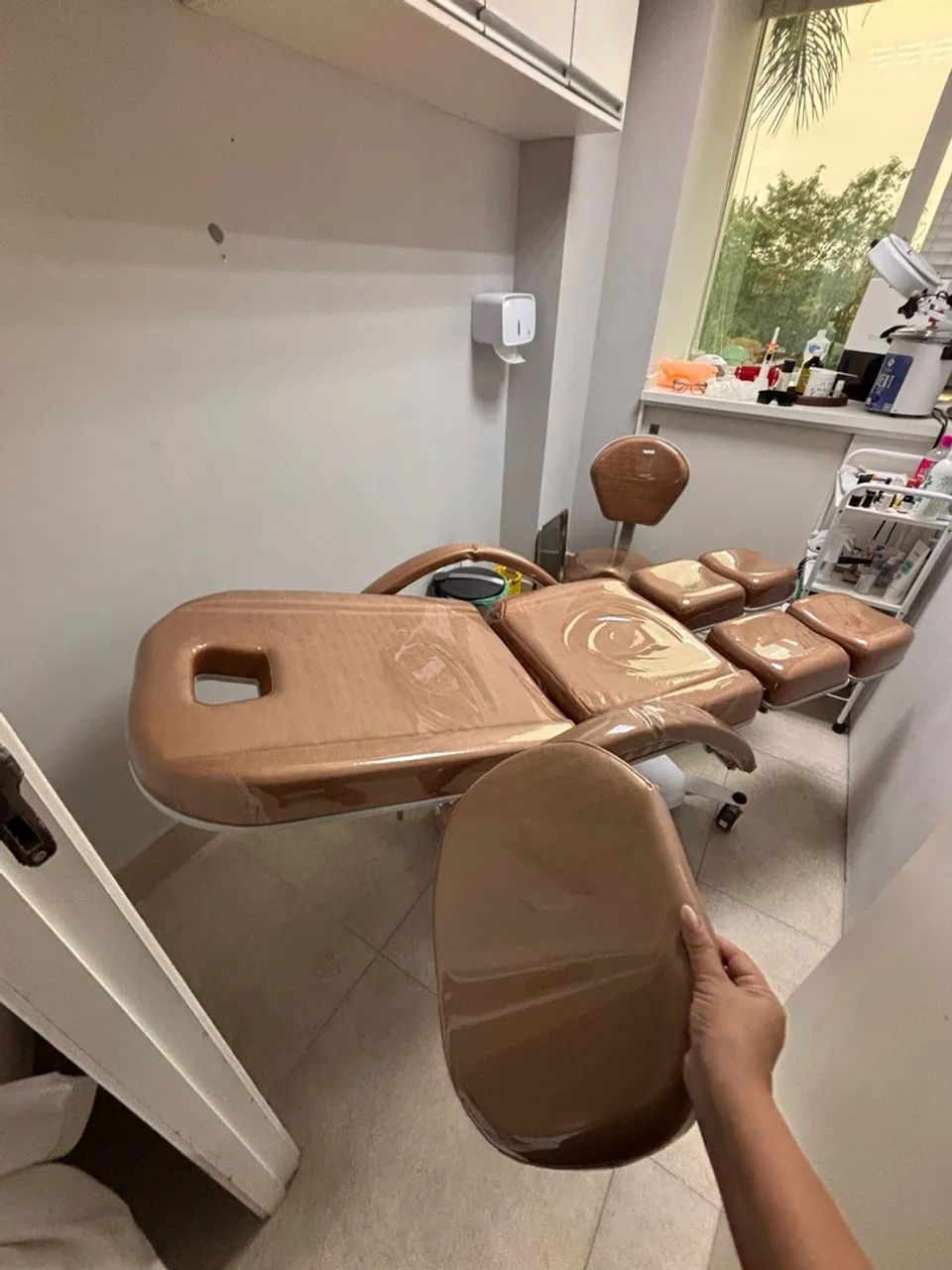 Cadeira e mocho para podologia e estética 