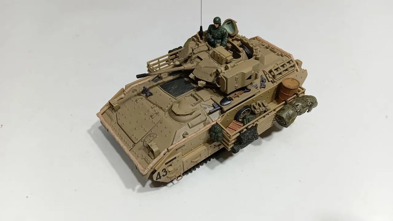 Forces of valor 1:32 unimax Bradley m2 iraque