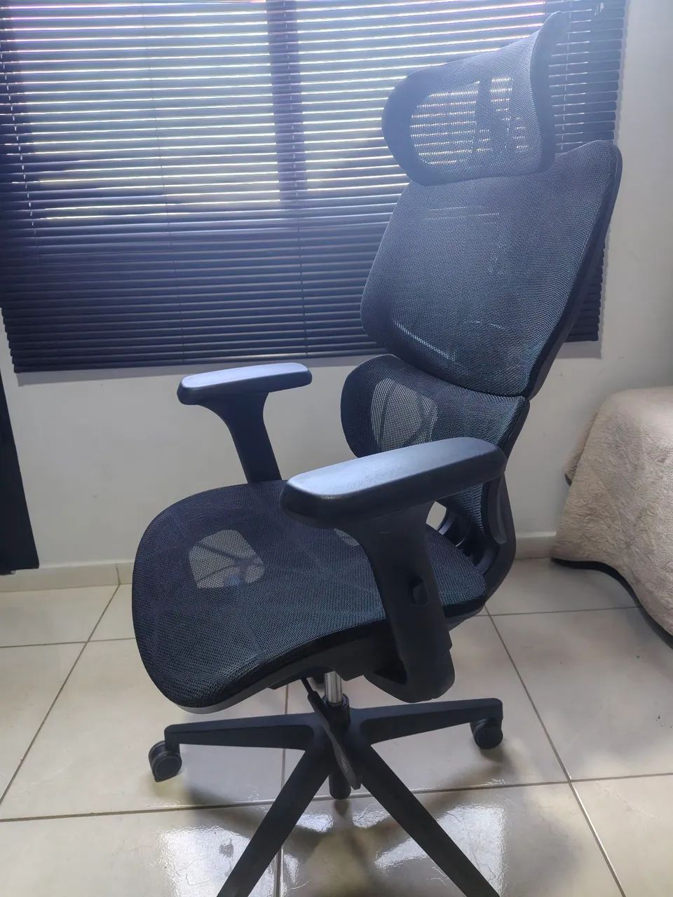 OPORTUNIDADE - Cadeira Ergonômica Elements Siggy  - Foto 2