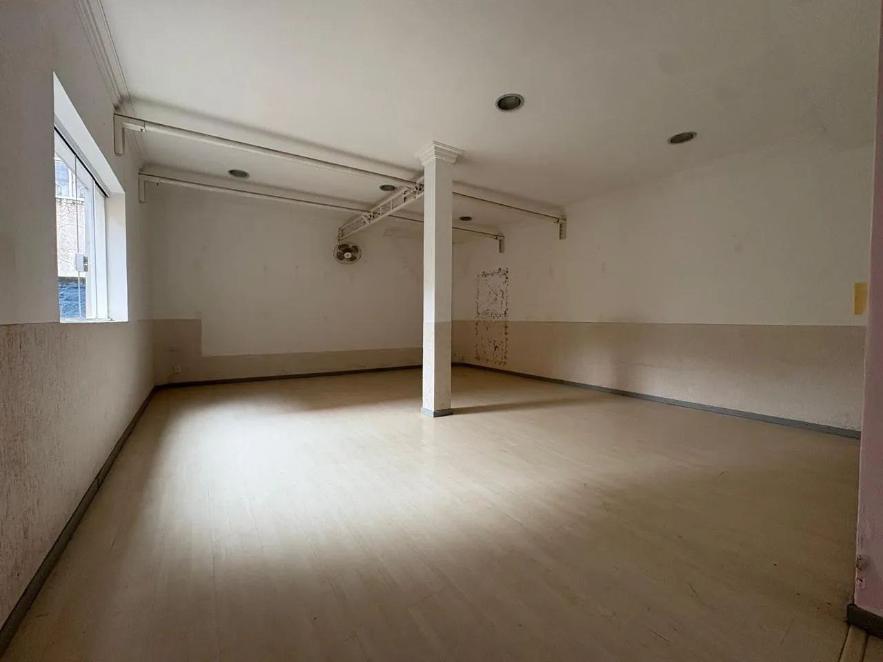 SALA COMERCIAL PARA LOCAÇÃO NO CENTRO - Foto 4