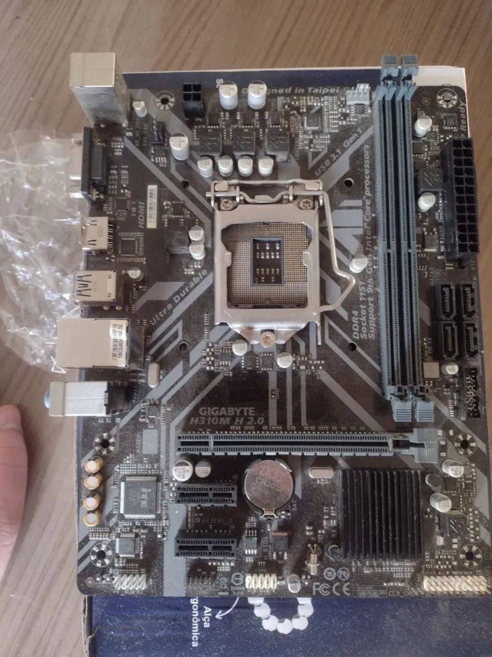 Placa mãe Gigabyte H310M H 2.0 com defeito - Foto 2