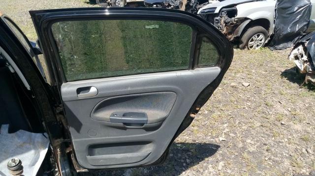 Porta traseira direita volkswagen voyage 2015 sem acessórios original - Foto 3